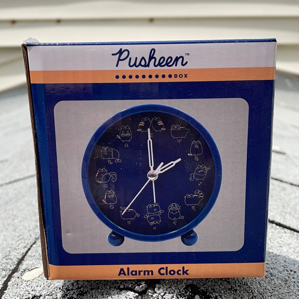 Fall ‘20 Pusheen Stellar Alarm Clock